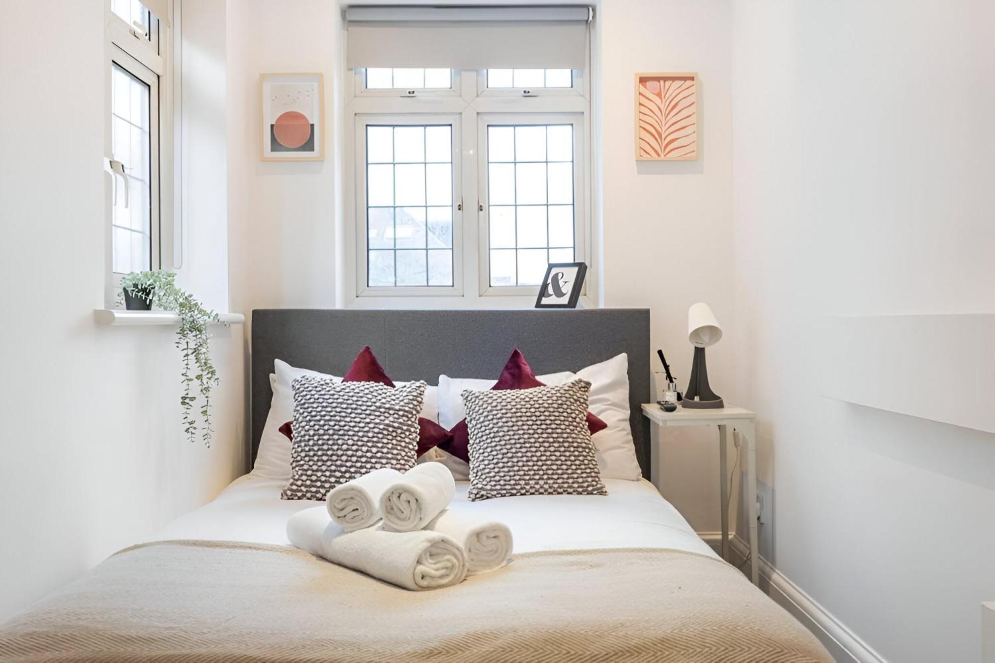 Sleek Loft Living Minimalist Urban Escape London