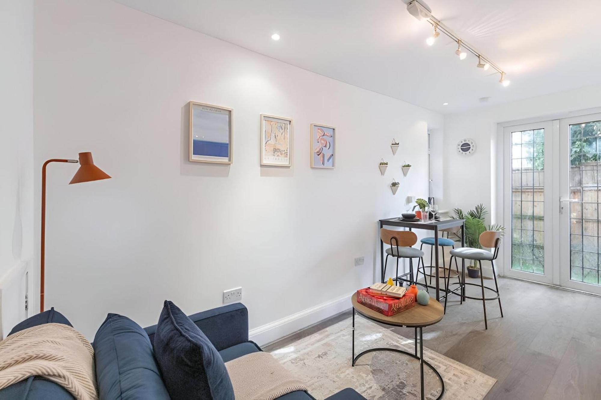 Apartment Sleek Loft Living Minimalist Urban Escape London